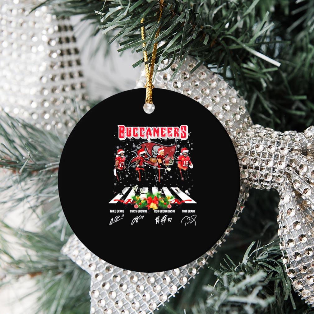 The Chiefs Abbey Road Christmas Santa Mahomes Kelce Edwards Helaire And  Reid Signatures Ornament Christmas - 2020 Coloringshirts News